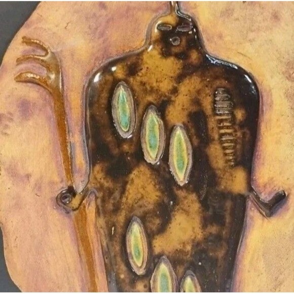 Vtg Art Stone Pottery Wall Plaque Abstract Ethnic Silhouette Holds Staff Glazed - Picture 6 of 10